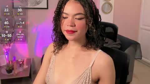 Vaiolet online show from February 16, 1:20 pm