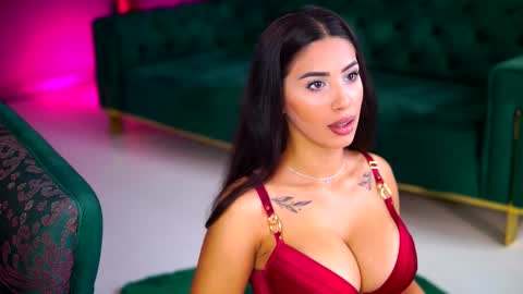 Sienna online show from October 10, 10:10 am