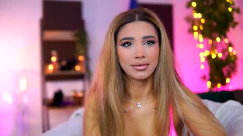 Sienna online show from February 21, 11:35 am