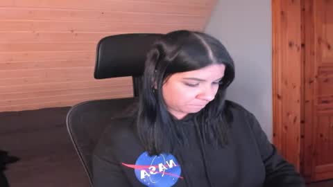 siirena online show from February 25, 11:47 am