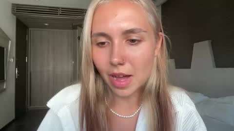 You fav Miss Si online show from March 4, 9:28 am