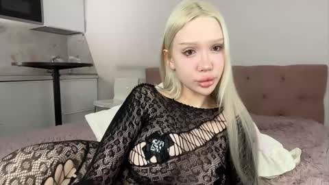 Snapshot of siliconepornstar chatting on September 28, 5:22 pm Diana  online show from September 28, 5:22 pm