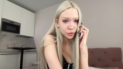 Snapshot of siliconepornstar chatting on October 1, 5:50 am Diana  online show from October 1, 5:50 am