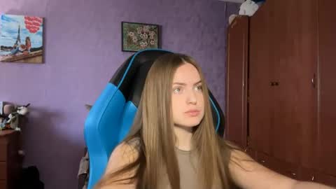 Erica online show from April 15, 10:40 am