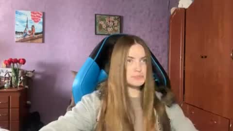 Erica online show from April 19, 12:06 pm