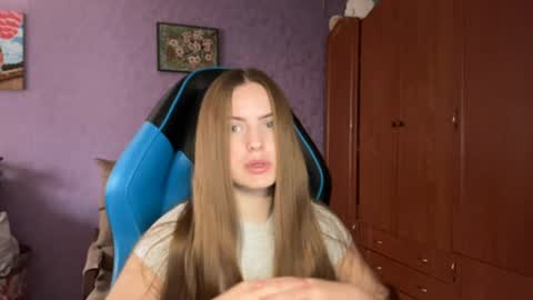 Erica online show from April 10, 8:19 am