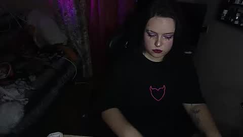 silkyscent online show from September 15, 6:53 pm