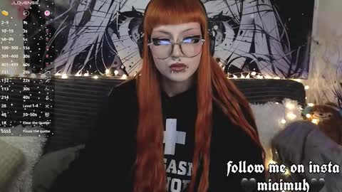 Mia online show from February 26, 10:35 pm