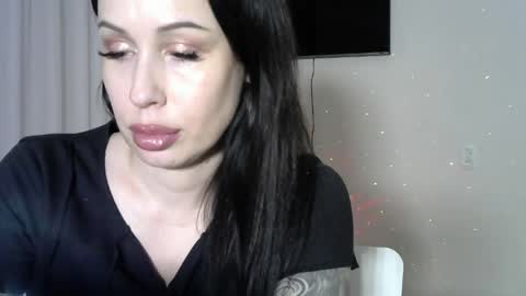 silver_still online show from April 14, 6:00 pm