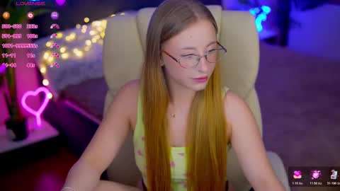 Snapshot of silverrmoon chatting on October 20, 7:41 pm  Kristina Kris  online show from October 20, 7:41 pm