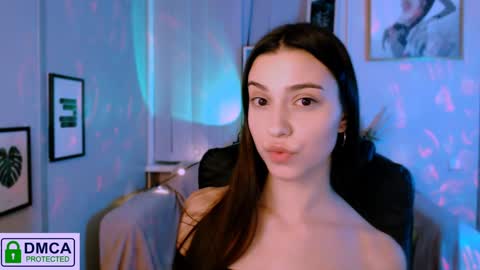 Snapshot of silvia_queen1 chatting on December 22, 11:52 pm Silvia nude in pvt  online show from December 22, 11:52 pm