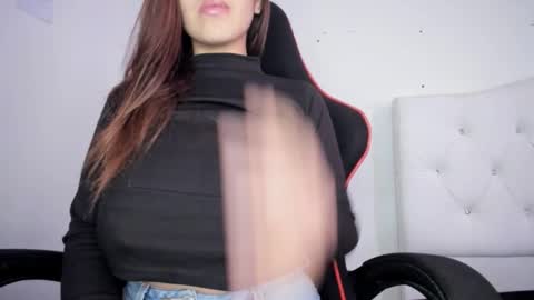 Snapshot of silviarichie_jade chatting on September 29, 2:16 pm silvia online show from September 29, 2:16 pm