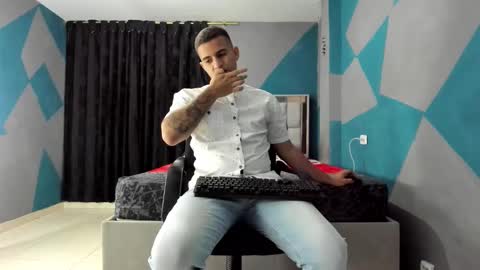 SIMON KELER online show from February 2, 3:21 am