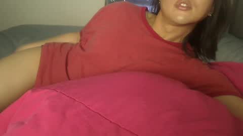 Snapshot of simple887 chatting on December 14, 11:45 pm simple887 online show from December 14, 11:45 pm