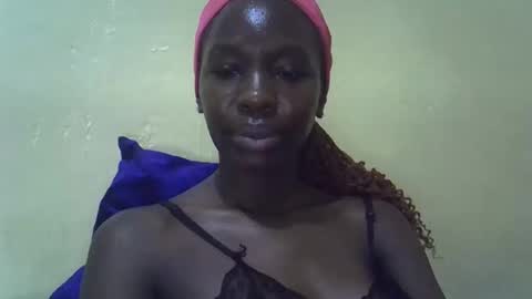 simplyloy33 online show from May 3, 6:52 am