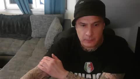 sinalco1975 online show from December 2, 3:16 am