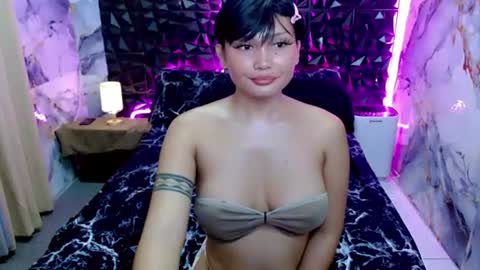 hi im thalia  nice to meet you  please give me thumbs up 3 online show from June 17, 3:11 am