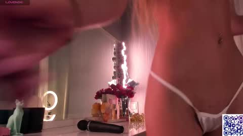 Naomi online show from October 27, 2:39 pm