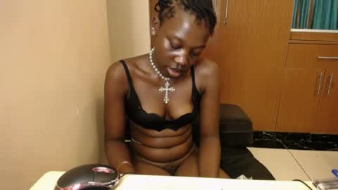 Elsy online show from April 20, 6:11 pm