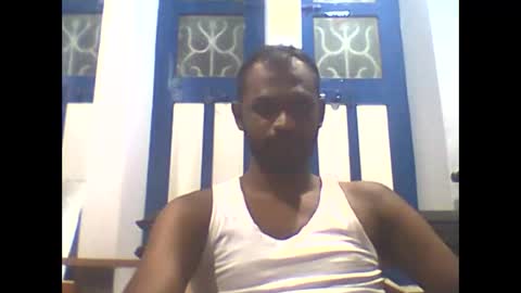Snapshot of singletamilblackboy chatting on January 5, 7:39 pm singletamilblackboy online show from January 5, 7:39 pm