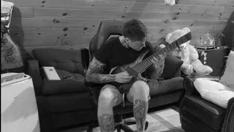 Dustbunnyfoofoo online show from October 7, 10:06 pm