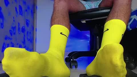 only foot                         worshipers here online show from November 3, 5:08 am