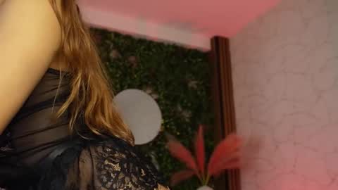 Dee online show from January 10, 8:58 pm