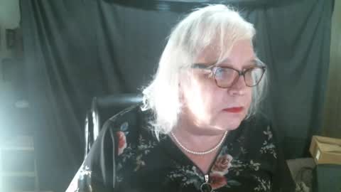 Sissy Diane online show from February 15, 12:37 am