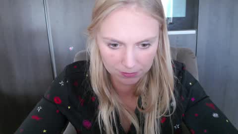 Elise online show from September 15, 12:06 pm