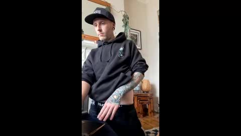 skateruncut online show from April 21, 10:55 am