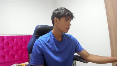 sam online show from April 16, 3:17 am