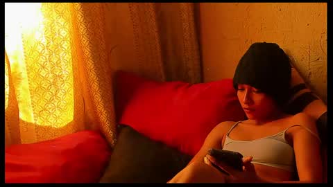 skinnybody_ online show from April 20, 5:38 pm