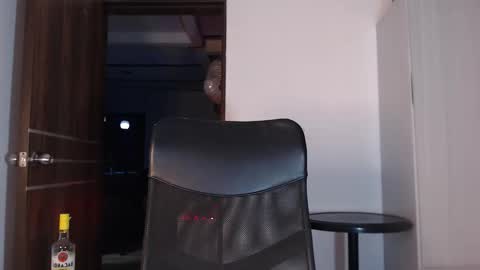 jesica online show from October 11, 8:30 am