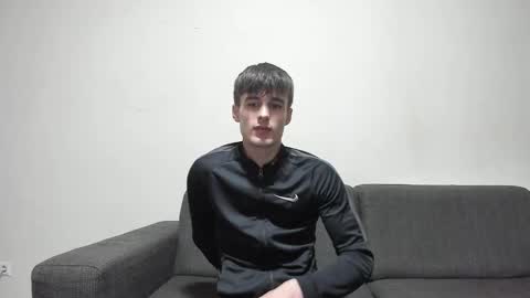 skinnyguywithbigd online show from January 1, 10:00 am