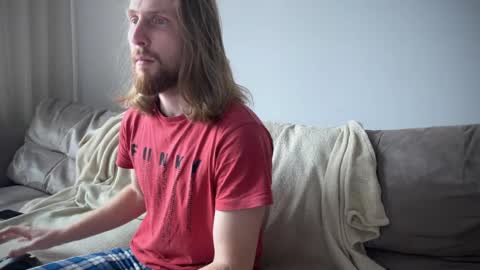 Snapshot of sky_guy25 chatting on March 4, 7:41 am sky_guy25 online show from March 4, 7:41 am