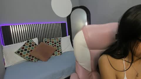 S O F I  online show from November 14, 4:53 pm