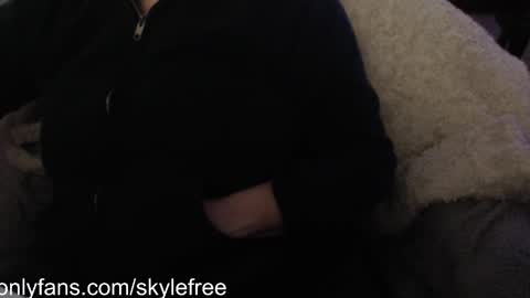 Snapshot of skyblu1 chatting on January 28, 10:34 pm SKYLE online show from January 28, 10:34 pm