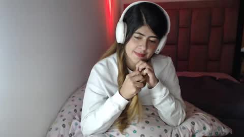 Skyler online show from March 12, 2:30 am