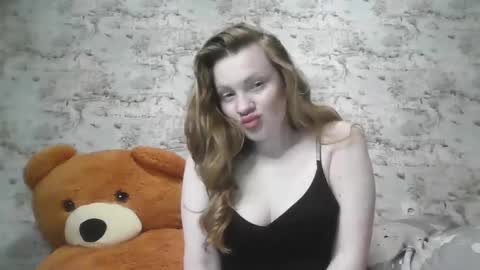Snapshot of skyler_wans chatting on March 6, 8:16 pm Skyler online show from March 6, 8:16 pm