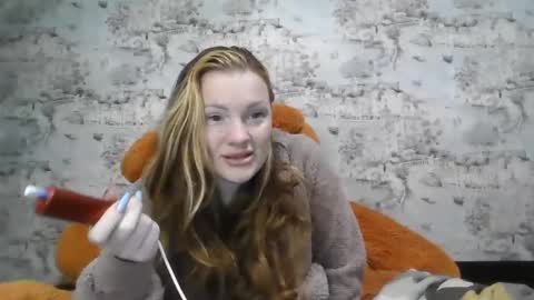 Snapshot of skyler_wans chatting on October 19, 2:11 pm Skyler online show from October 19, 2:11 pm