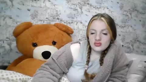 Snapshot of skyler_wans chatting on October 4, 4:05 pm Skyler online show from October 4, 4:05 pm