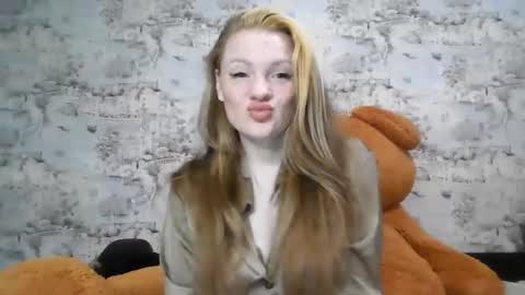 Snapshot of skyler_wans chatting on September 20, 6:55 pm Skyler online show from September 20, 6:55 pm