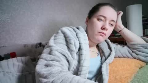 skyressie333 online show from February 16, 8:21 am