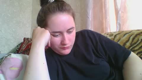 skyressie333 online show from April 18, 9:44 am