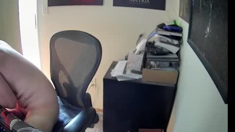 Snapshot of slave2pussy chatting on February 18, 10:03 pm slave2pussy online show from February 18, 10:03 pm