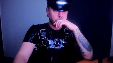 slick_evo online show from December 8, 5:06 am