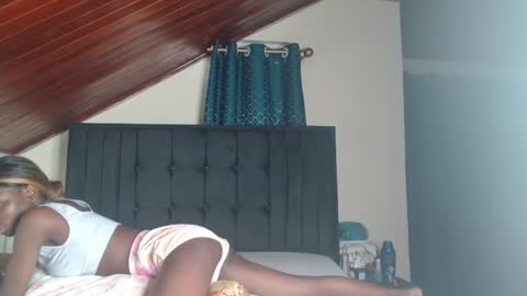 Loyce online show from March 11, 10:42 pm