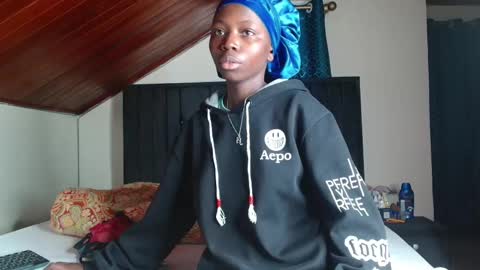 Loyce online show from March 12, 4:51 am