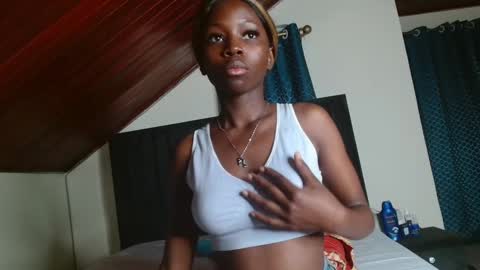 Loyce online show from March 10, 7:29 pm