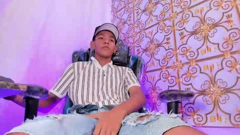 SlimLatino  online show from April 16, 4:12 am